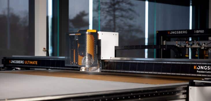 Neuer Schneidetisch für Wellpappen