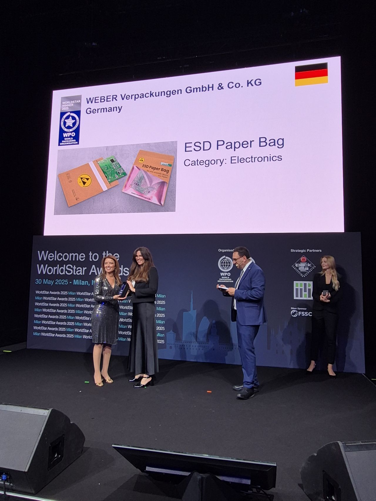 Weber Verpackungen: ESD Paper Bag gewinnt WorldStar Global Packaging Award 2025