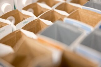 Elopak führt Getränkekartons mit recycelten und erneuerbaren Polymeren ein