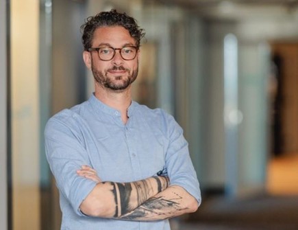 Vortrag mit KI-Livebeispielen von Marco Parrillo auf dem DIGITAL PRINTING SUMMIT 2025