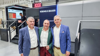 Produktion von Premium-Verpackungen mit neuer Bogenoffsetmaschine