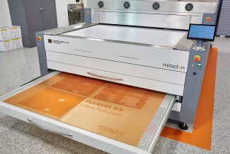 Verdoppelung der Herstellungskapazität für wasserauswaschbare Flexodruckplatten