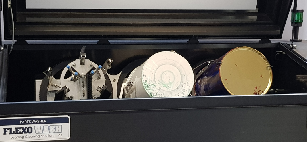 Automated and Efficient Cleaning of Ink Buckets