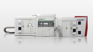 Die neue Expert K5-Generation von bobst erlaubt als weltweit erste Metallisierungsanlage einen autonomen Maschinenbetrieb