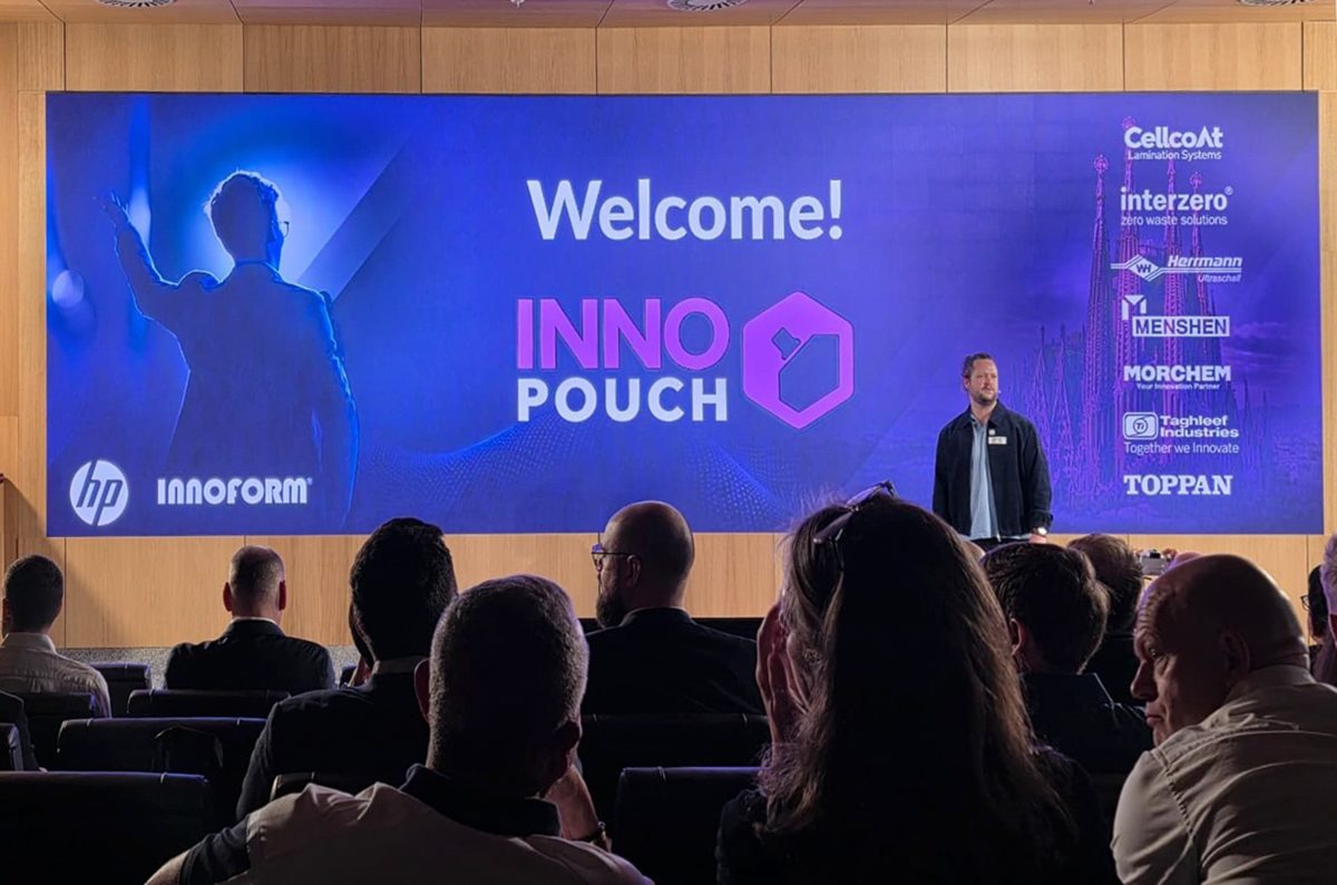 Julian Thielen eröffnet Inno-Pouch (Quelle: Innoform)