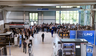 Kampf eröffnet Technologie- und Kundenzentrum in Wiehl